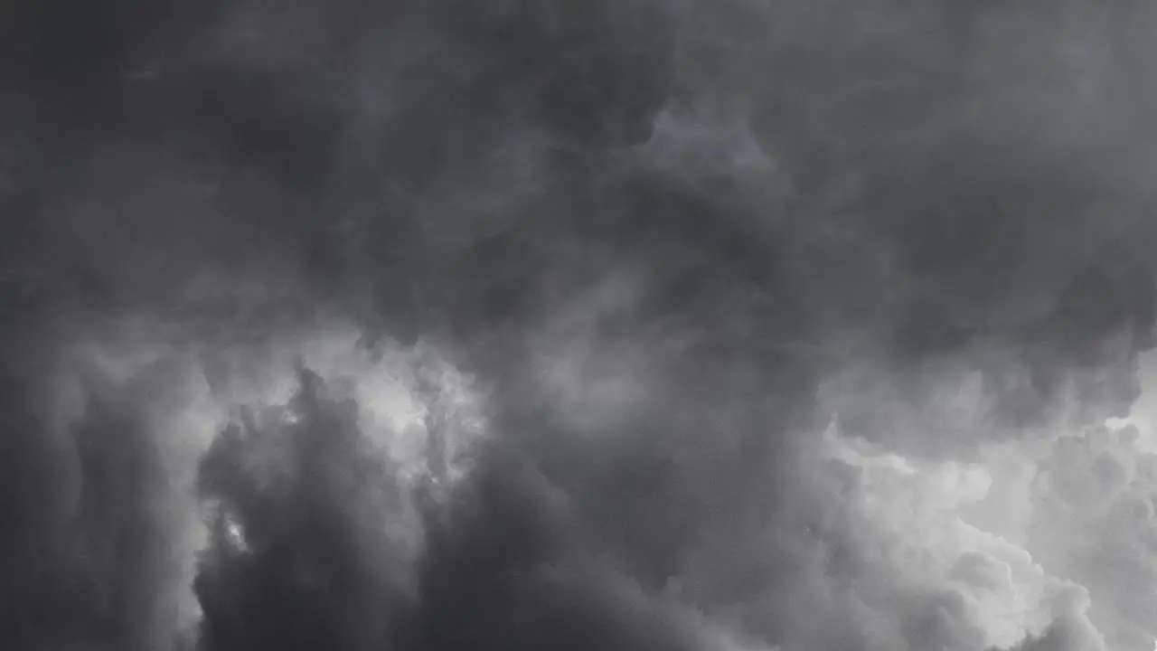 thunderstorms in growing cumulonimbus clouds