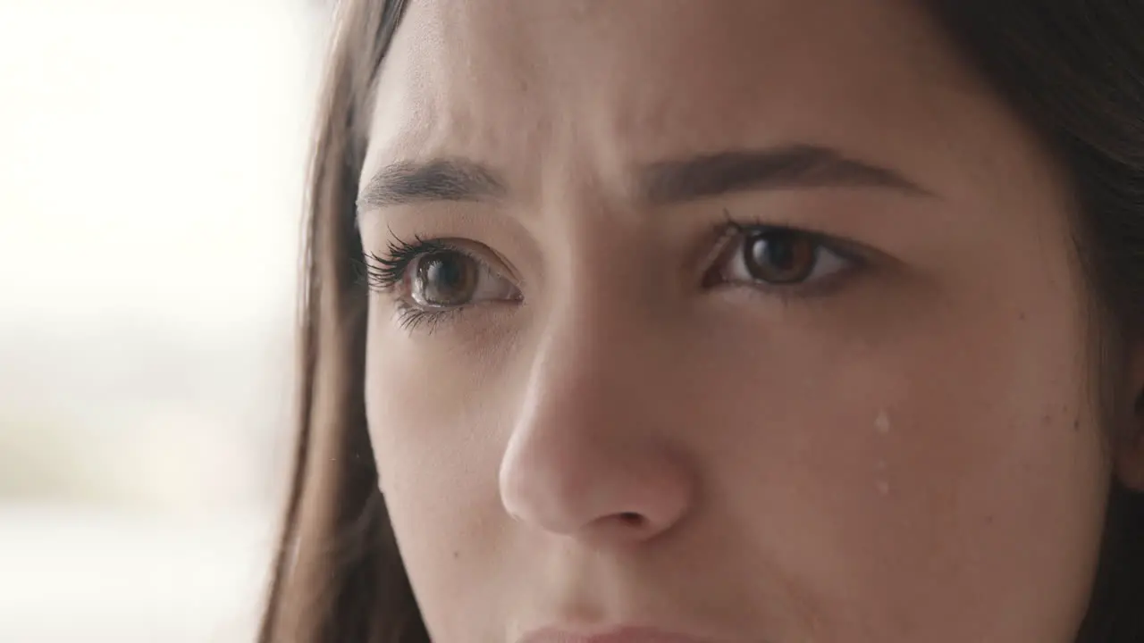 Primer Plano De La Cara De Una Mujer Infeliz Llorando 1