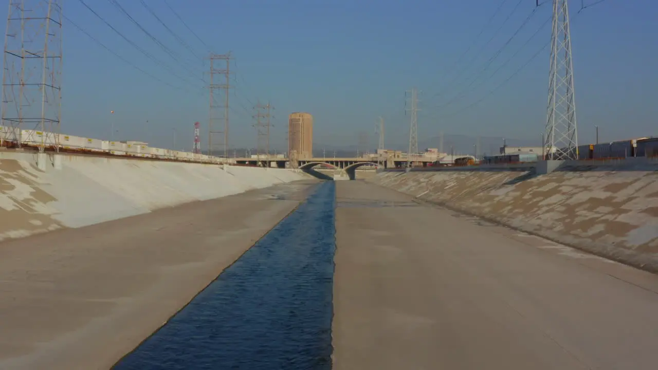 Antenne Unter La River Bridge Los Angeles Kalifornien Tageslicht