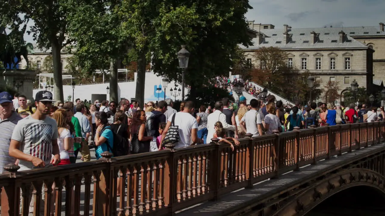 Notre Dame Tourists 01