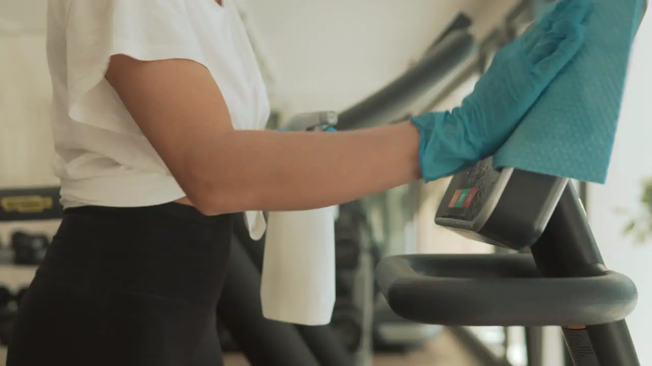 Cleaning And Disinfecting Exercise Machines In The Gym 1