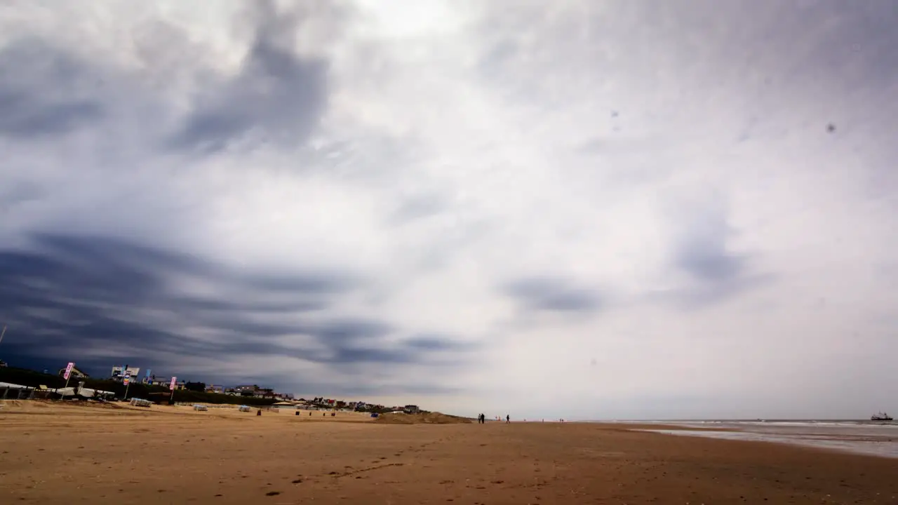 Beach Timelapse by Jama Jamon