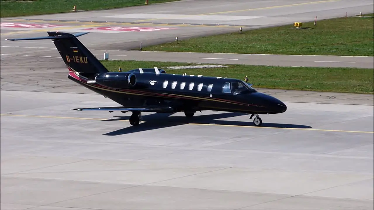 Private Jet Taxiing