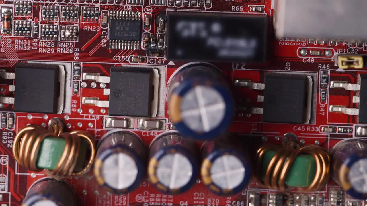 Short circuit on computer chip 4