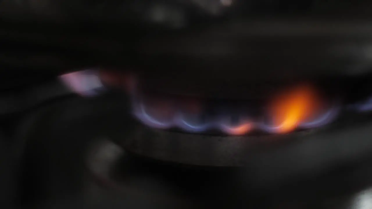 Gás Stove burner on flames