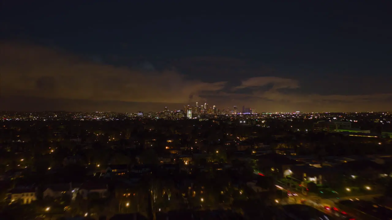 Hyper Lapse Aéreo Hacia El Centro De Los Ángeles Transición De Lapso De Tiempo De Drones De Día A Noche