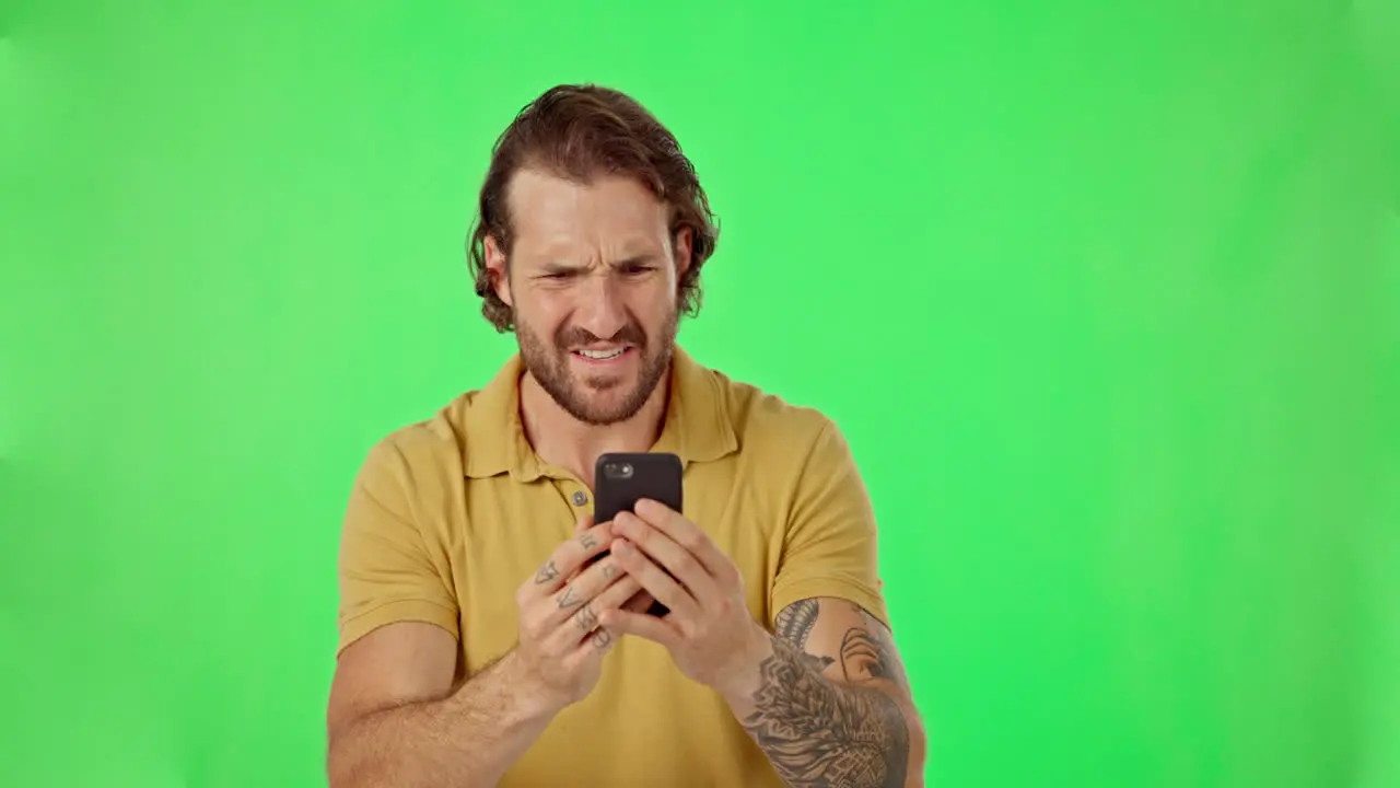 Cara Pantalla Verde Y Hombre Con Smartphone