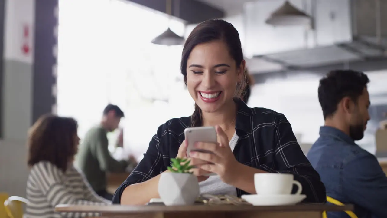 La Tecnología Hace Que Mantenerse En Contacto Sea Mucho Más Fácil