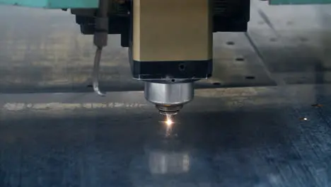 Máquina De La Industria Metalúrgica De Corte Por Láser En Fábrica Plasma Industrial Cnc