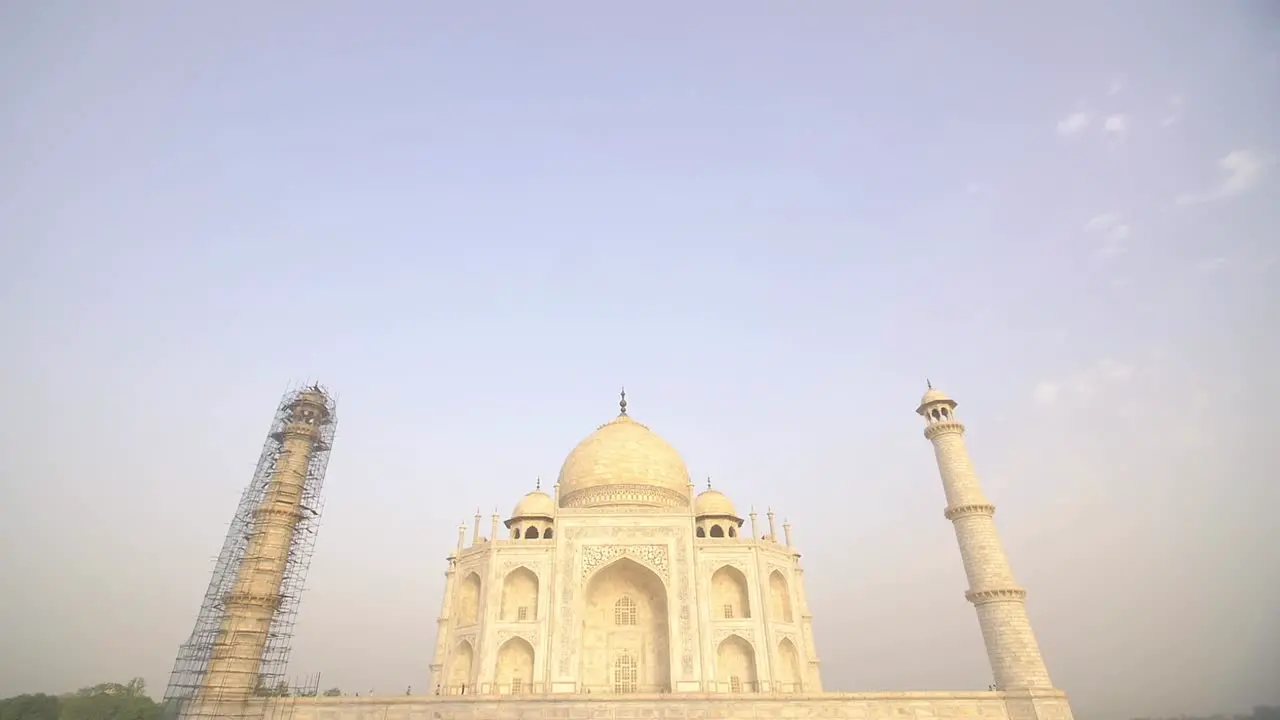 Panning Down to Taj Mahal