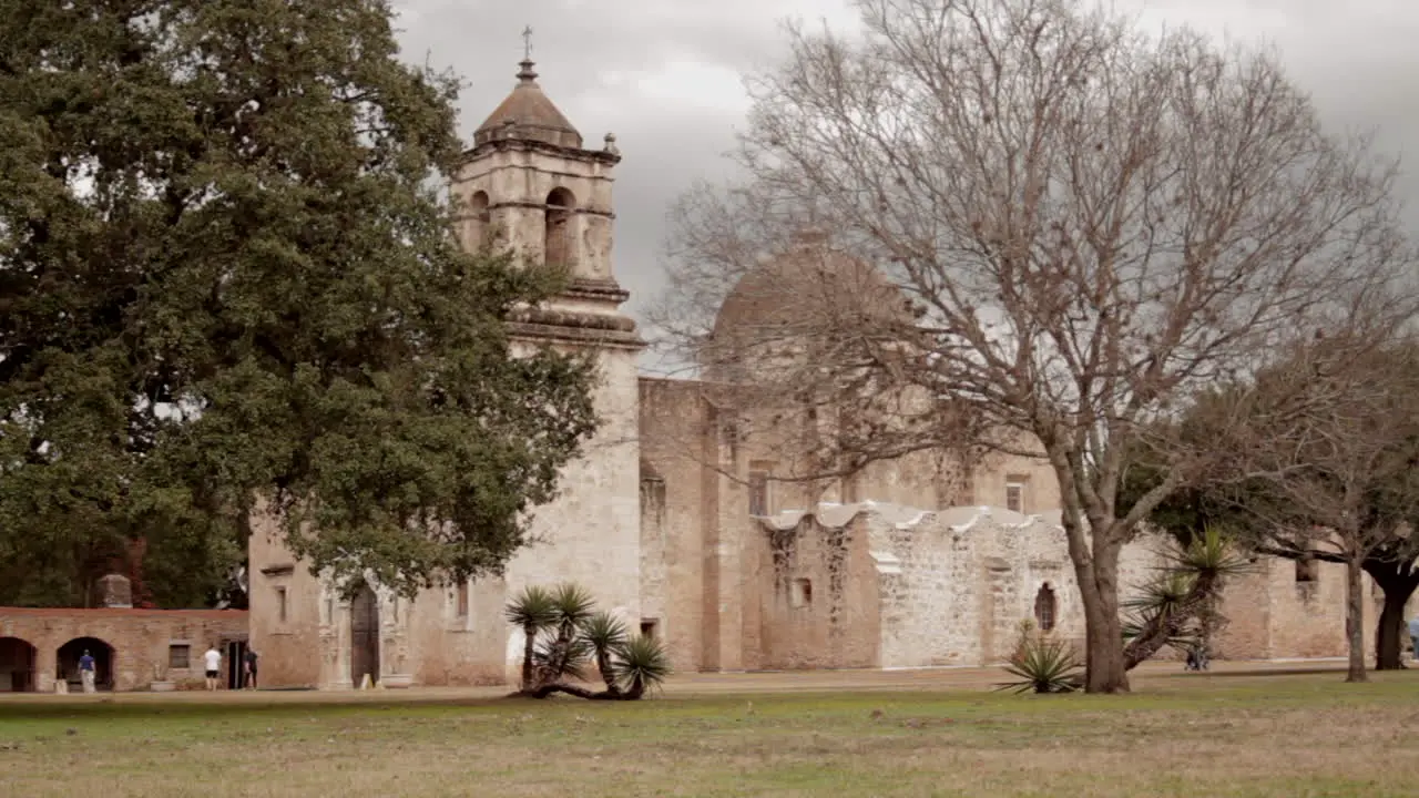 This is a wide shot of the Mission San Jose in San Antonio TX