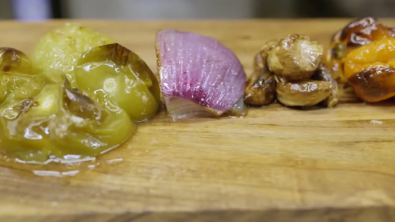 Ingredients to make a hot sauce habanero