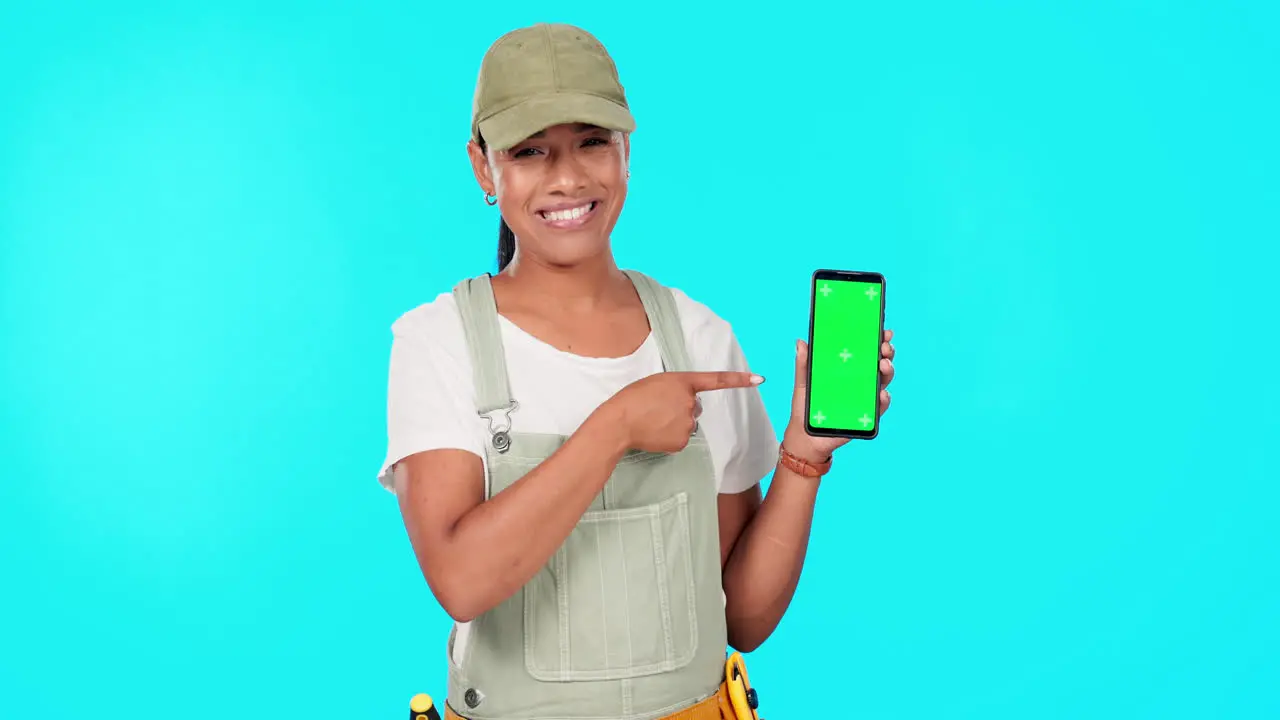 Diy woman phone green screen and repair mockup