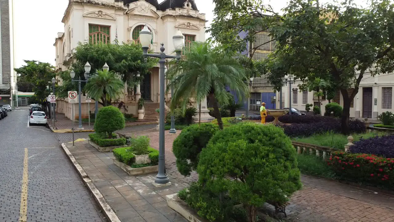 Lateral view of a square and it's palace in Ribeirão Preto Brazil country side