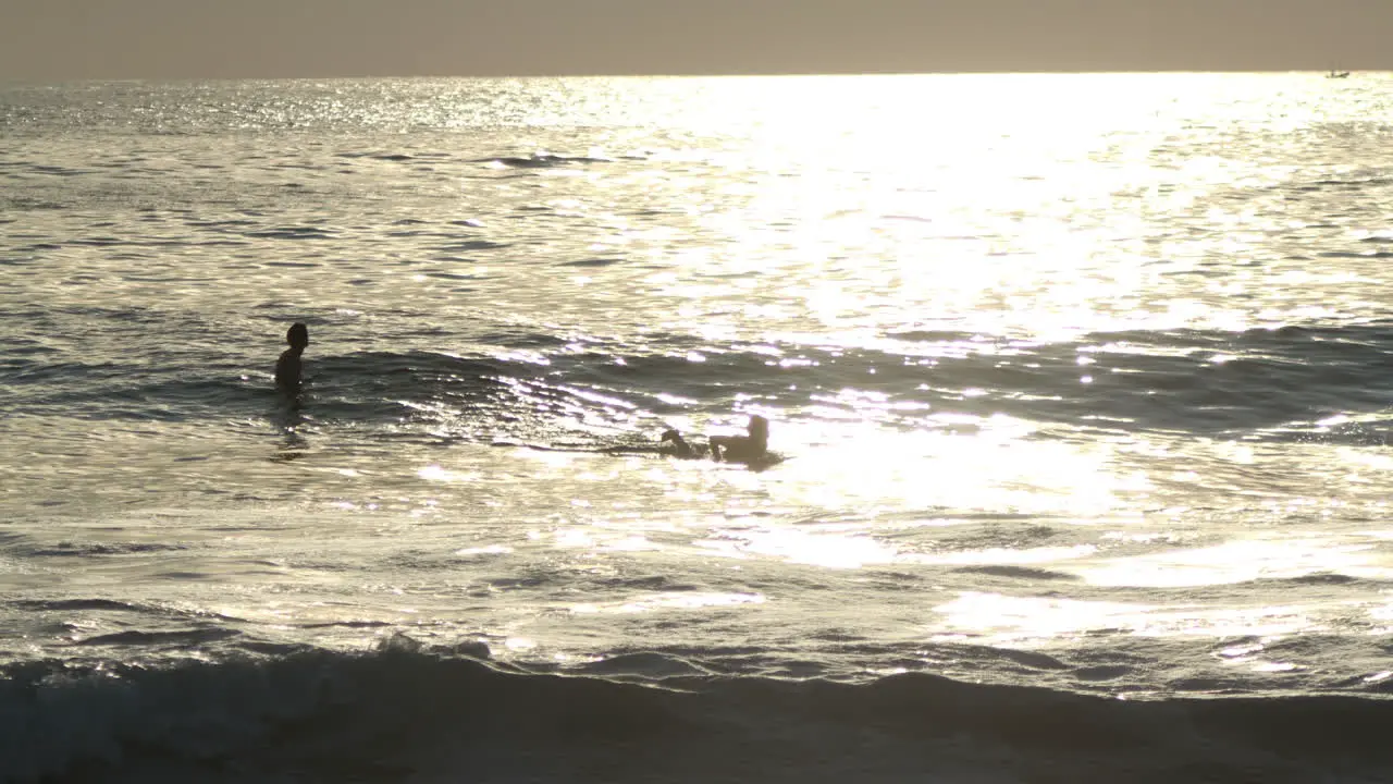 Surfers Time Lapse 02