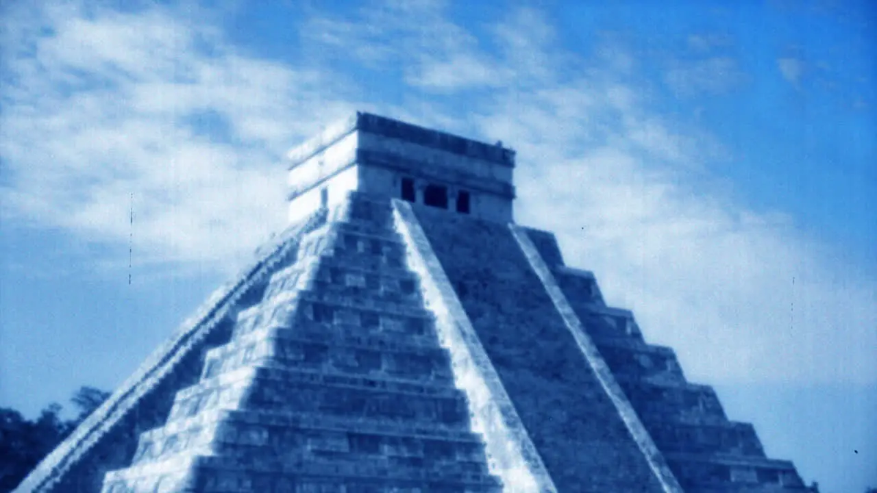 Chichen Itza 0 10