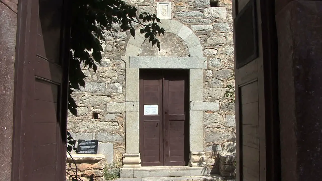 Mesta door