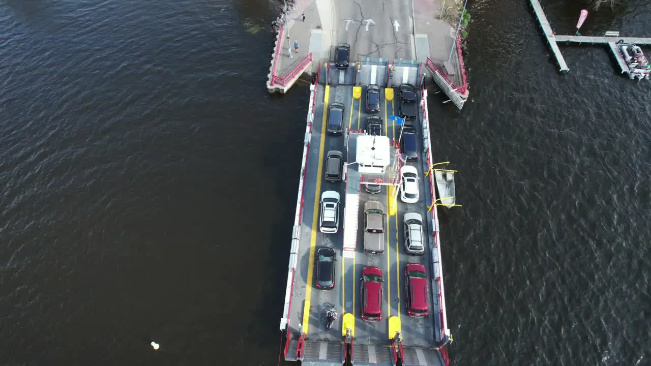 The Merrimac Car Ferry crosses the Wisconsin River-4