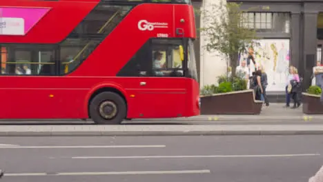 Tracking Shot of a Busy London Street 03