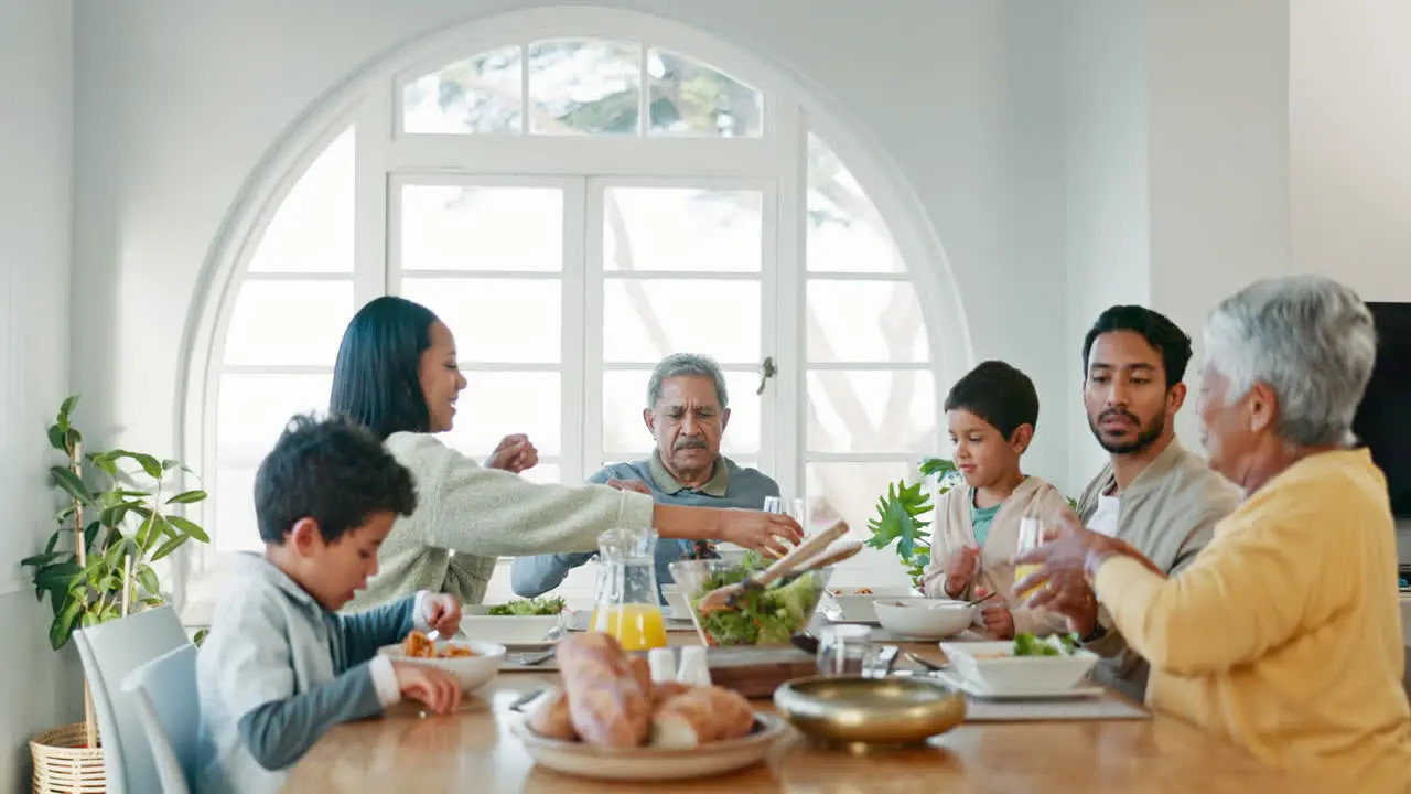 Food big family and eating together in home