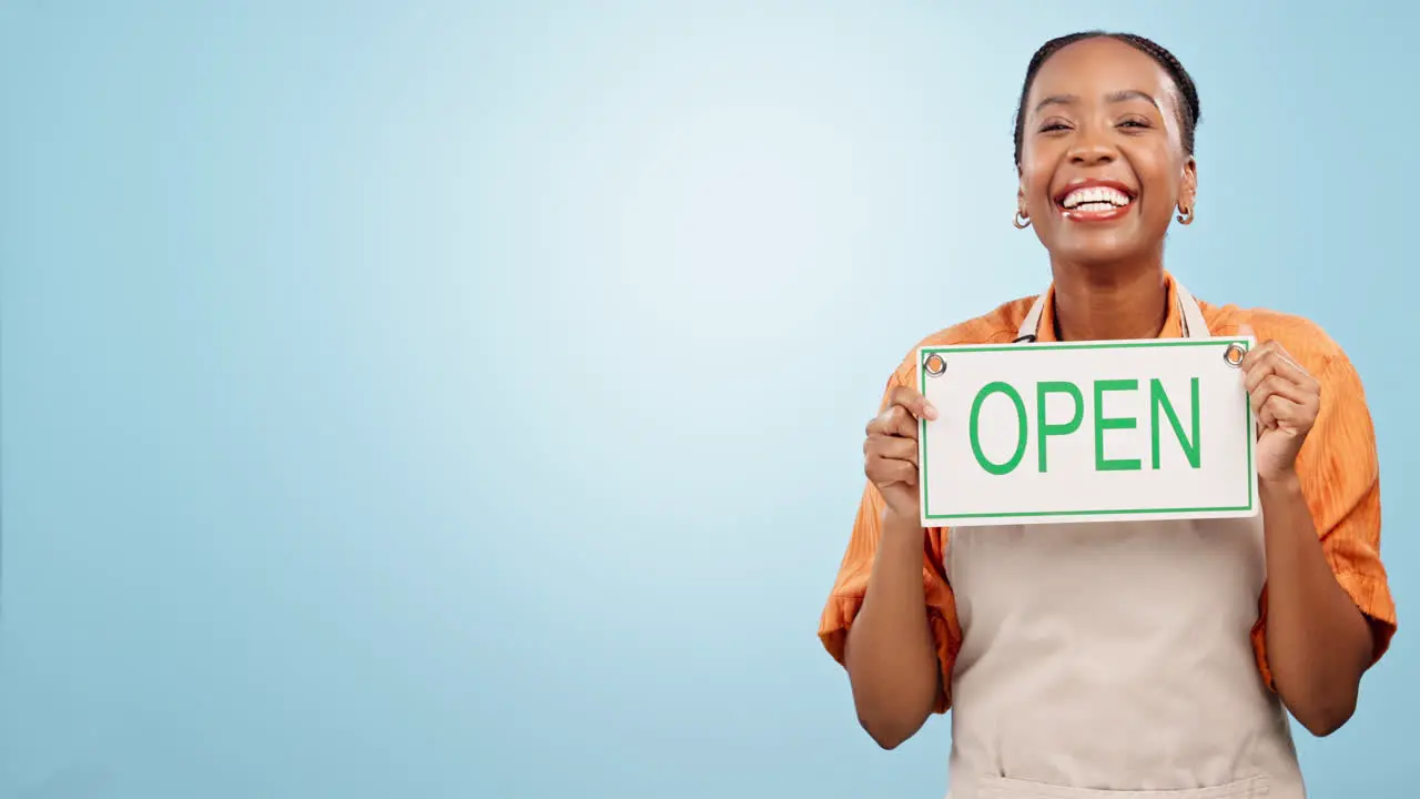 Advertising black woman and sign for mockup