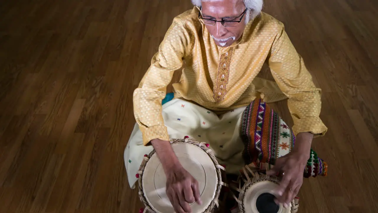 Indian Percussion Musician Stopmotion 01