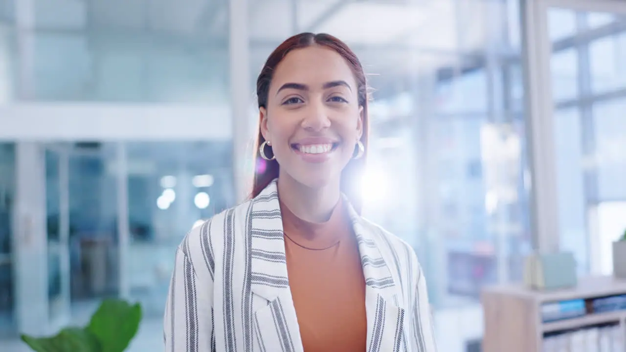 Happy business woman and face in a office