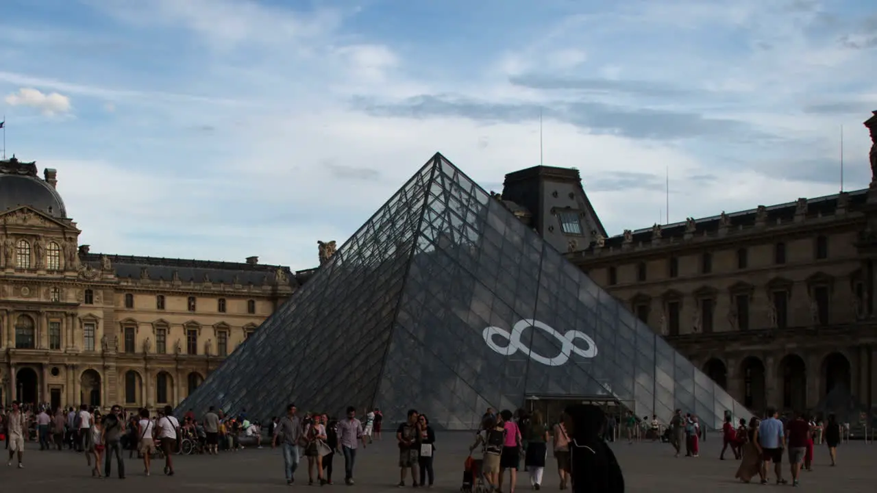 Louvre 01