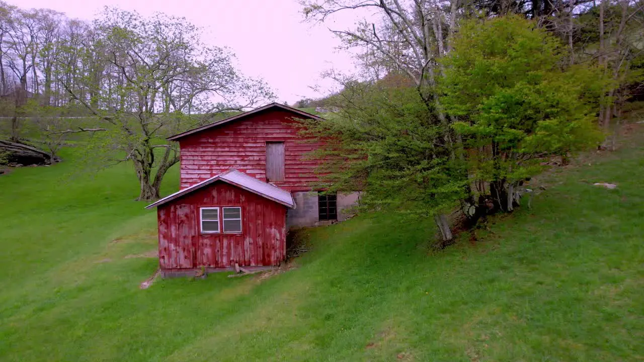 slow push in to barn near blowing rock and boone nc north carolina