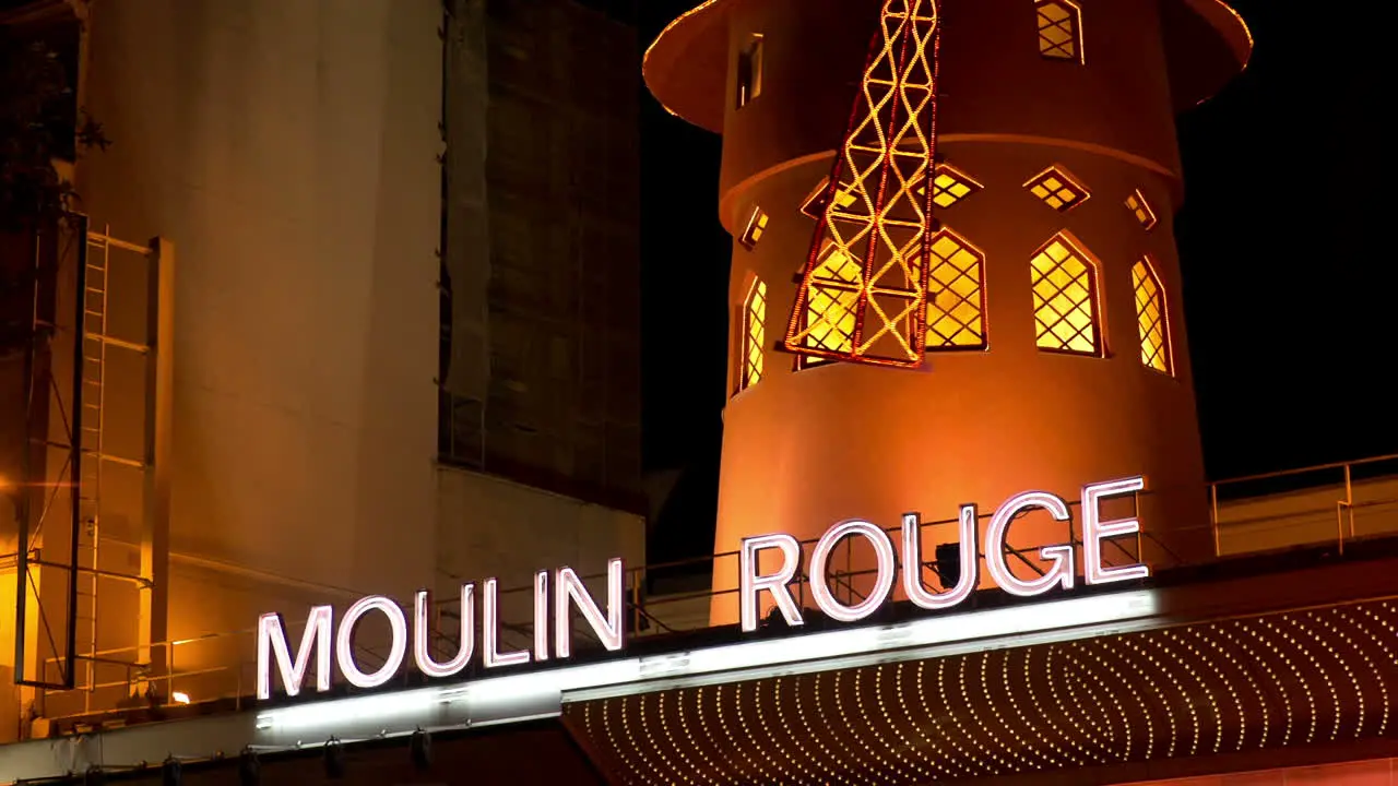 Moulin Rouge Paris 03