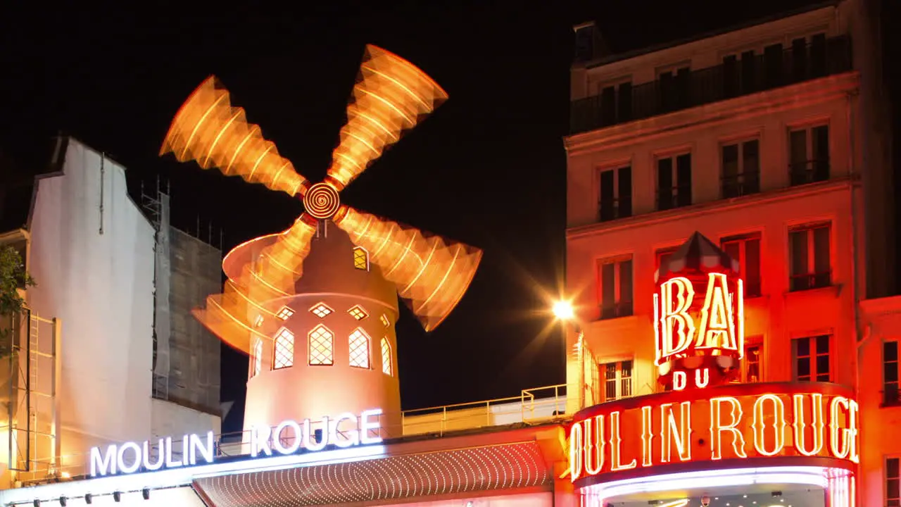 Moulin Rouge 02