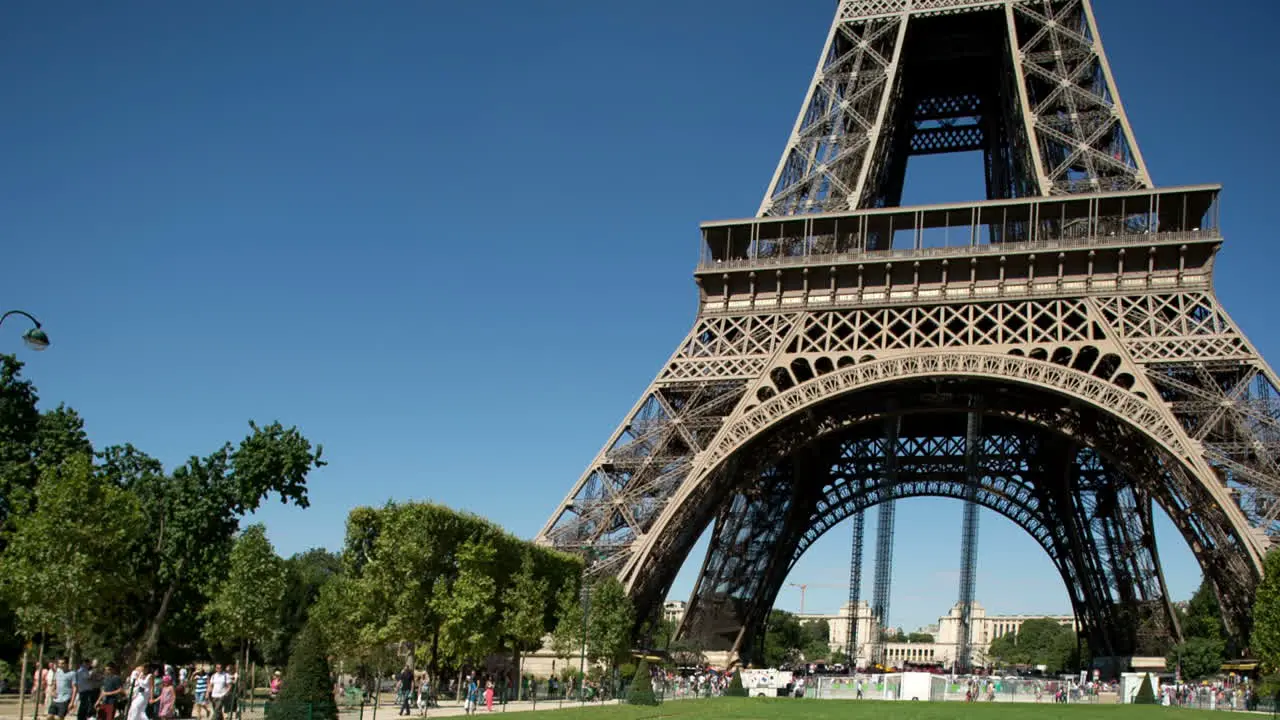 Eiffel Tower Video 01