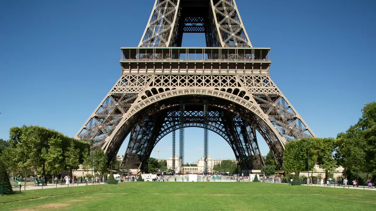 Eiffel Tower Video 00