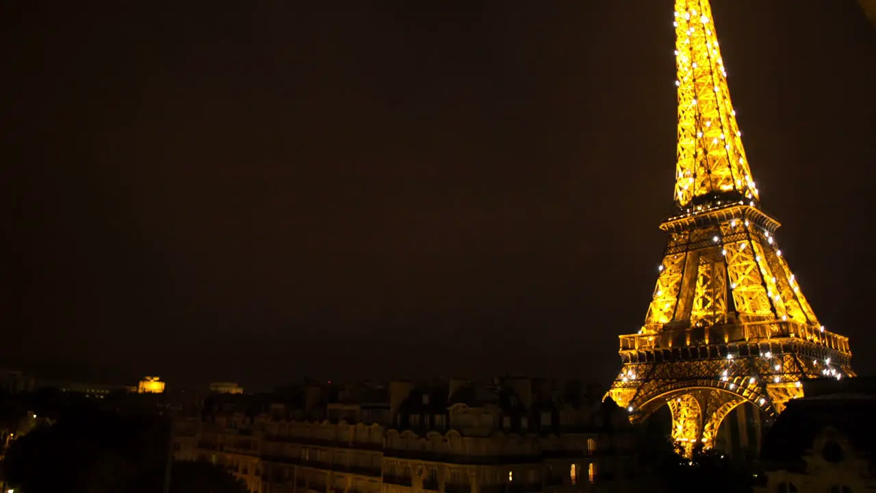 Eiffel Lit Up 00