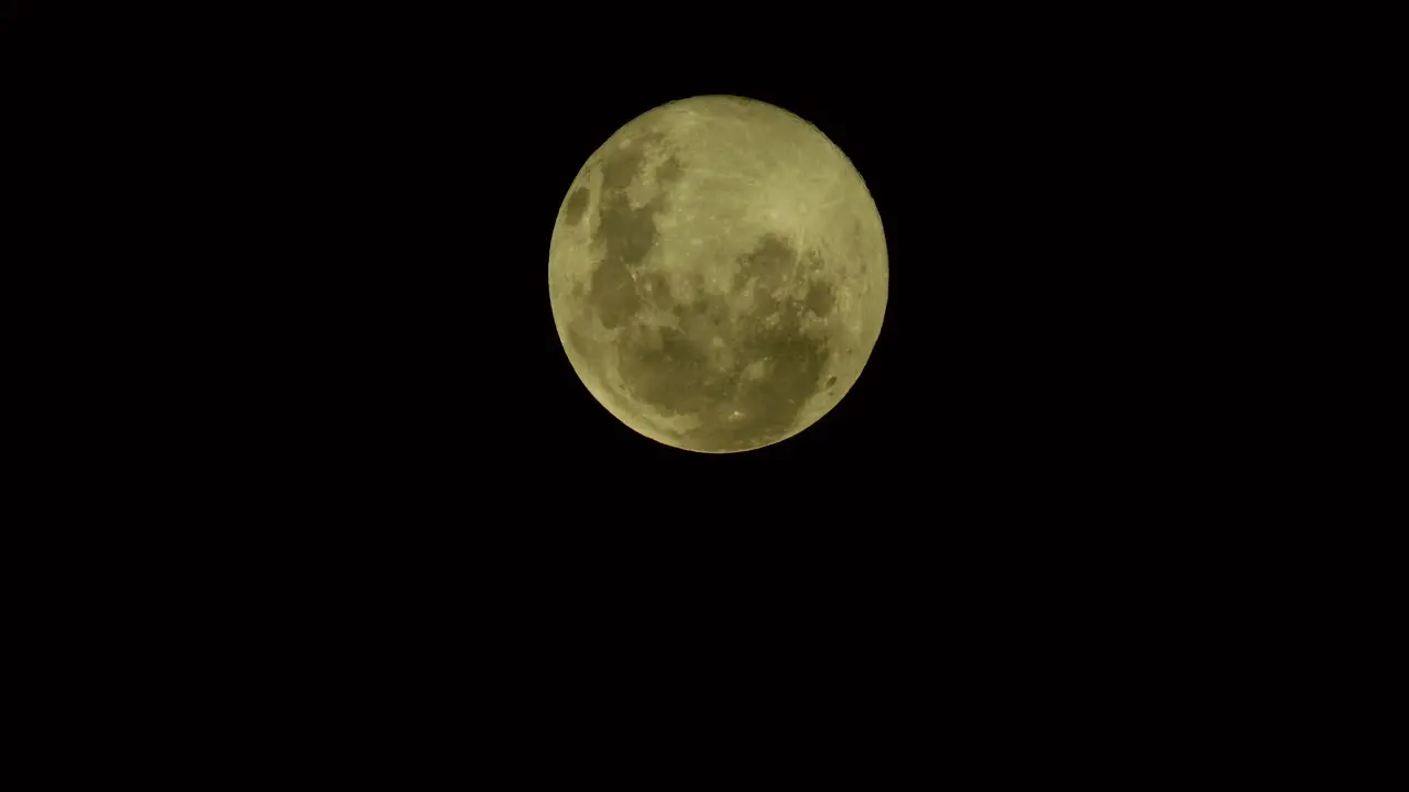 Full Moon filmed with 600mm tele lens in 4k