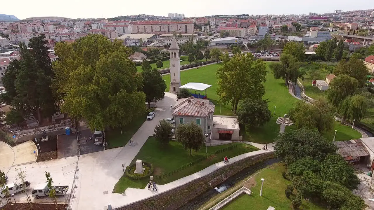 A beautiful view of the church in the city