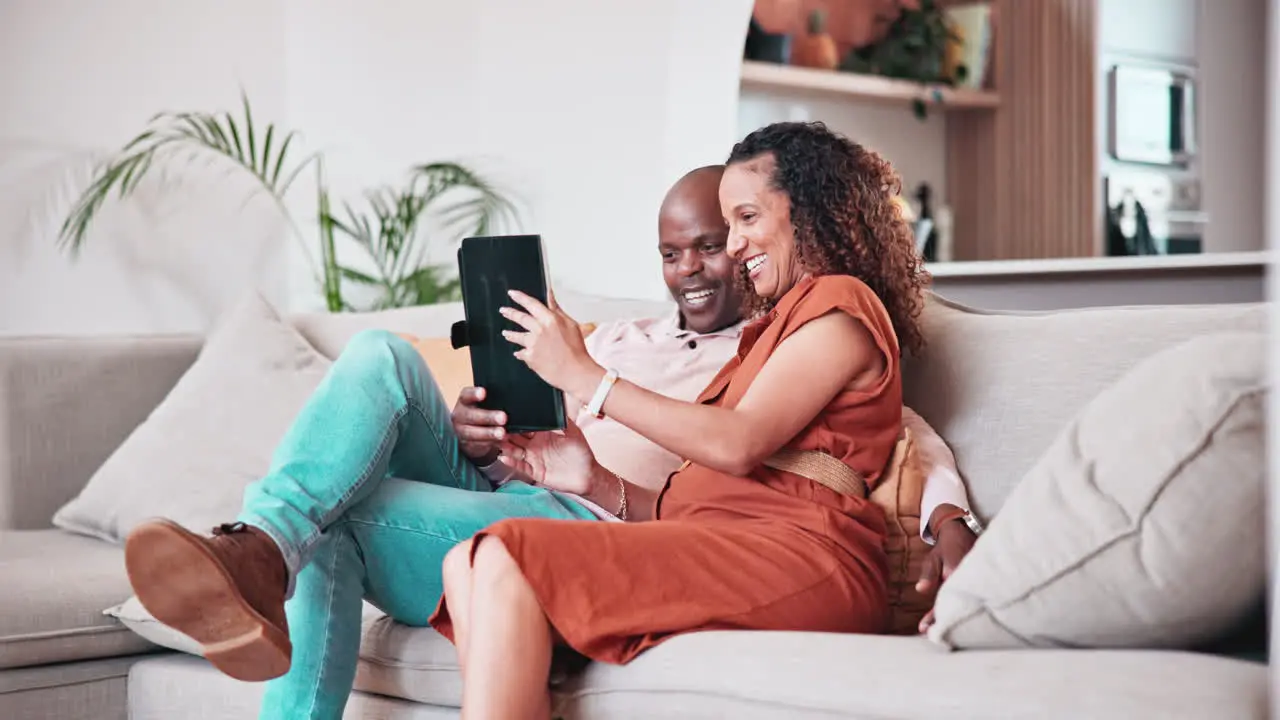 Happy black family tablet