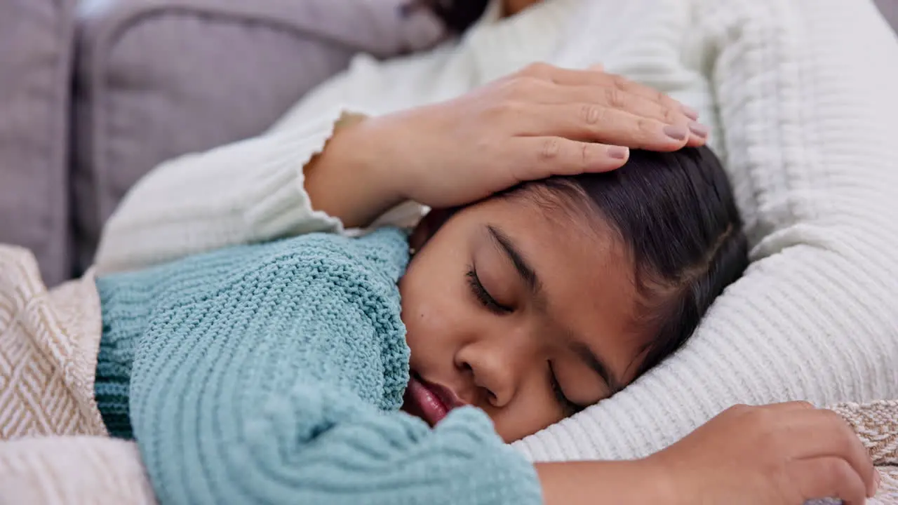 Mom girl and sleep on sofa