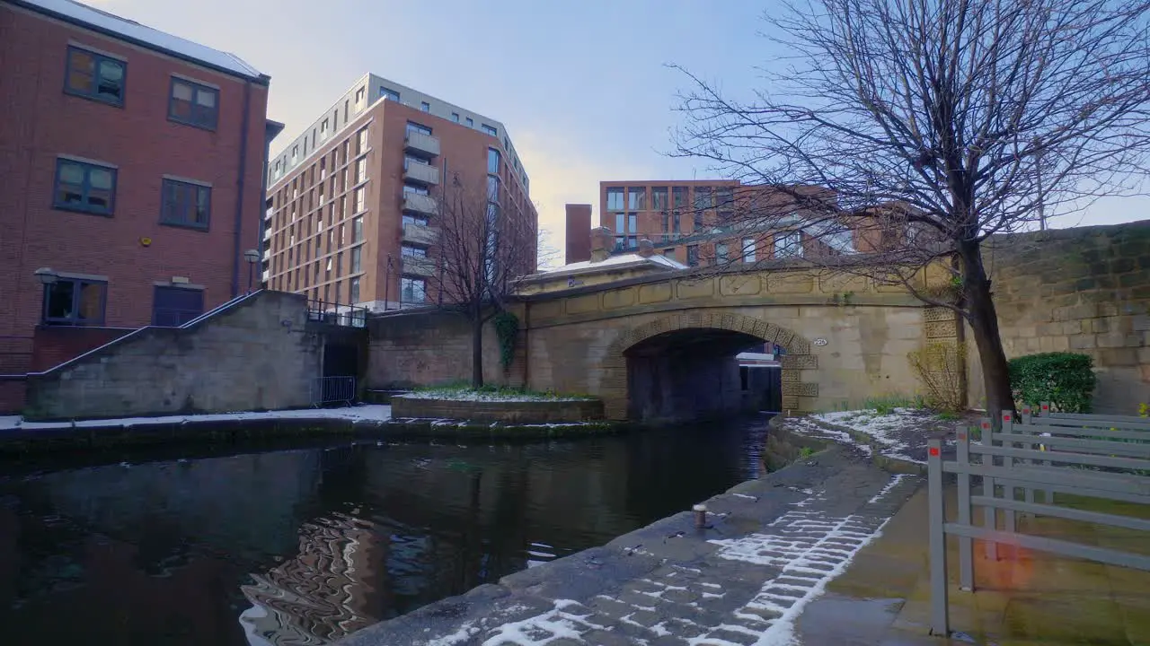 Leeds City Centre canal and bridge
4k