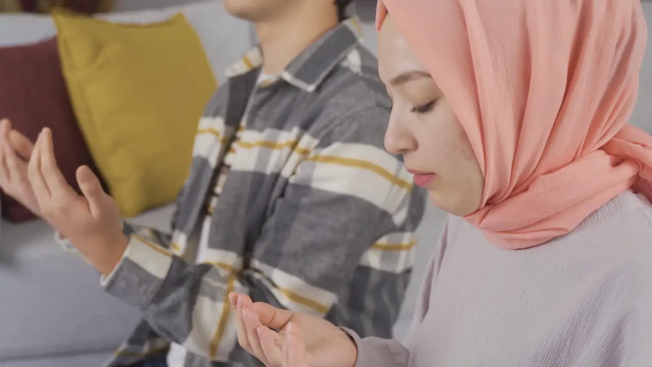 To pray Muslim man and woman praying