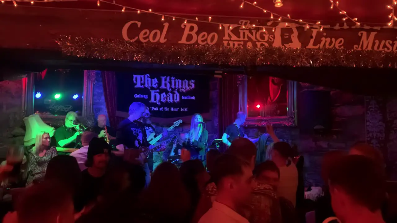 Saturday night live music in Galway City