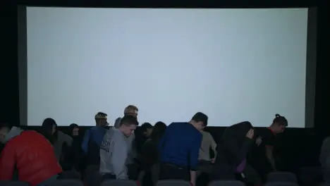 Spectators applaud film that ended Audience leaving cinema applauding