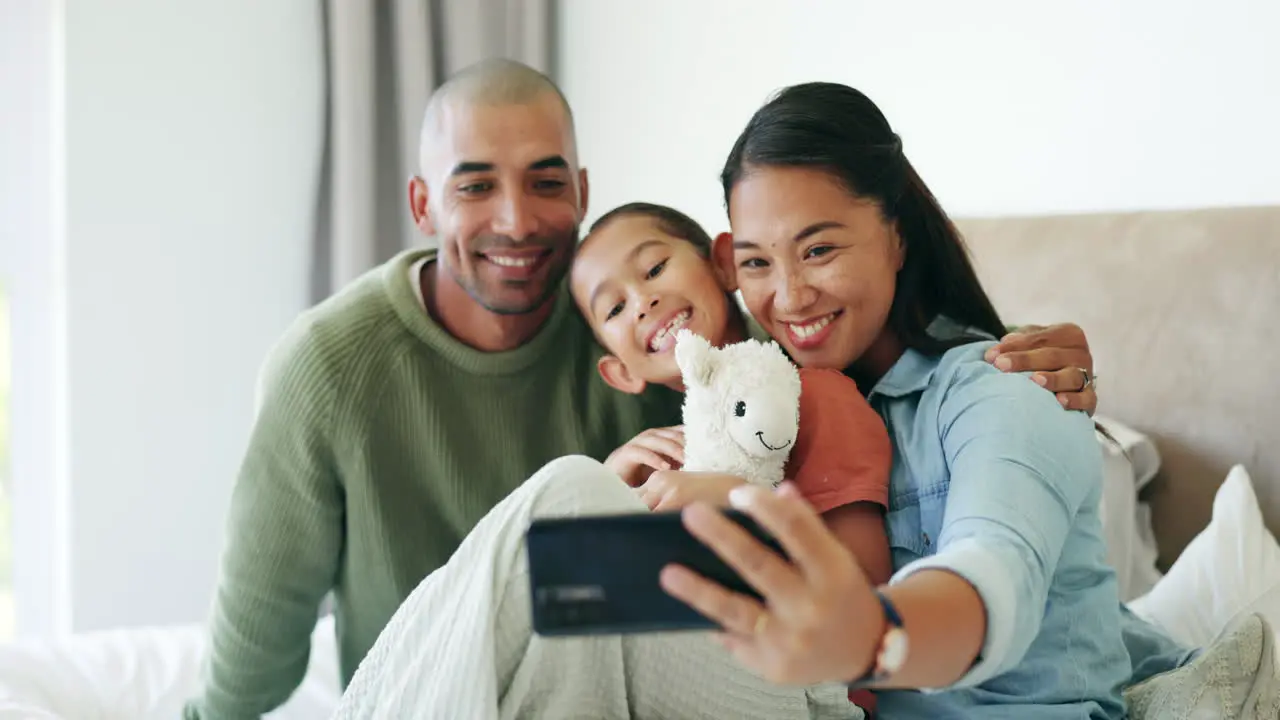 Mom dad and selfie of girl in bedroom