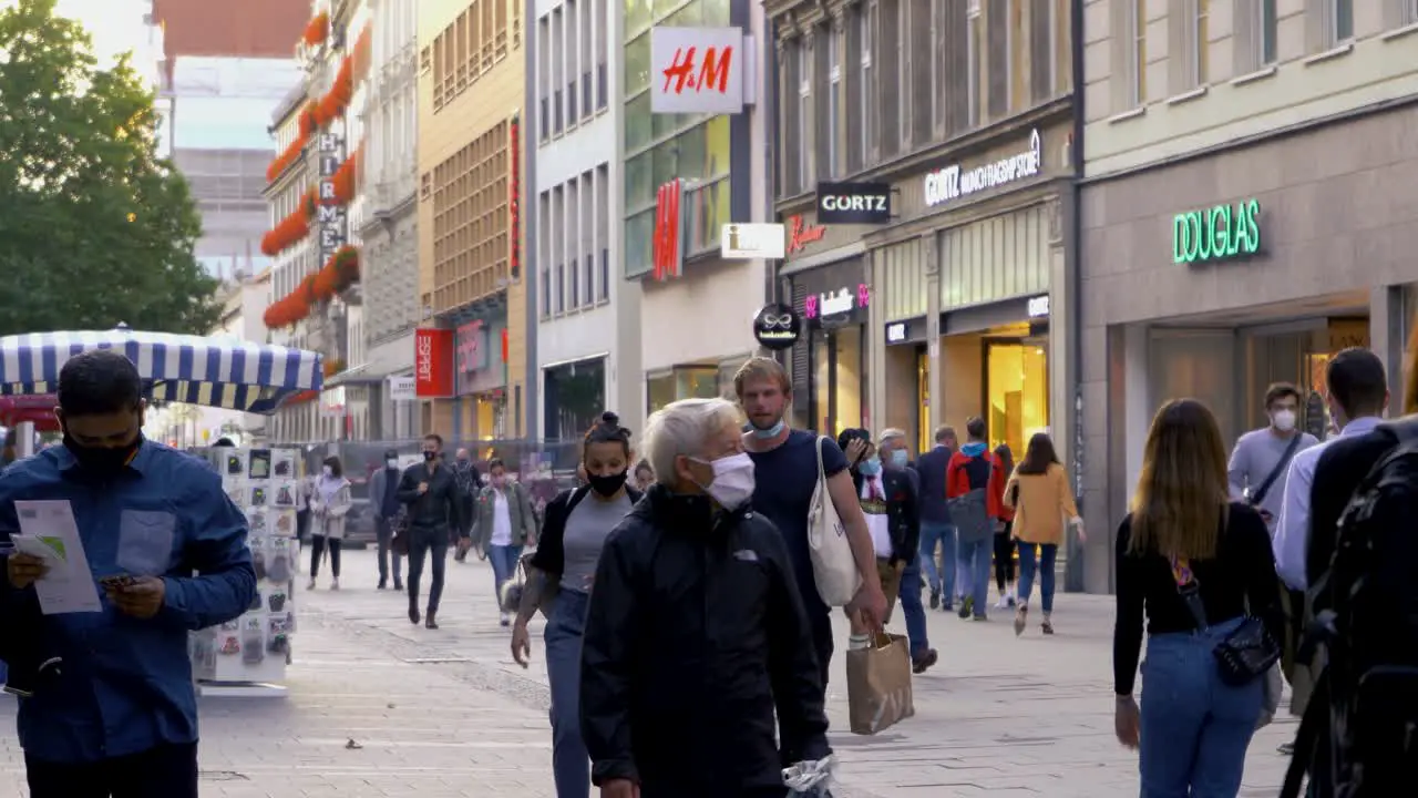 People with masks in the Munich pedestrian zone