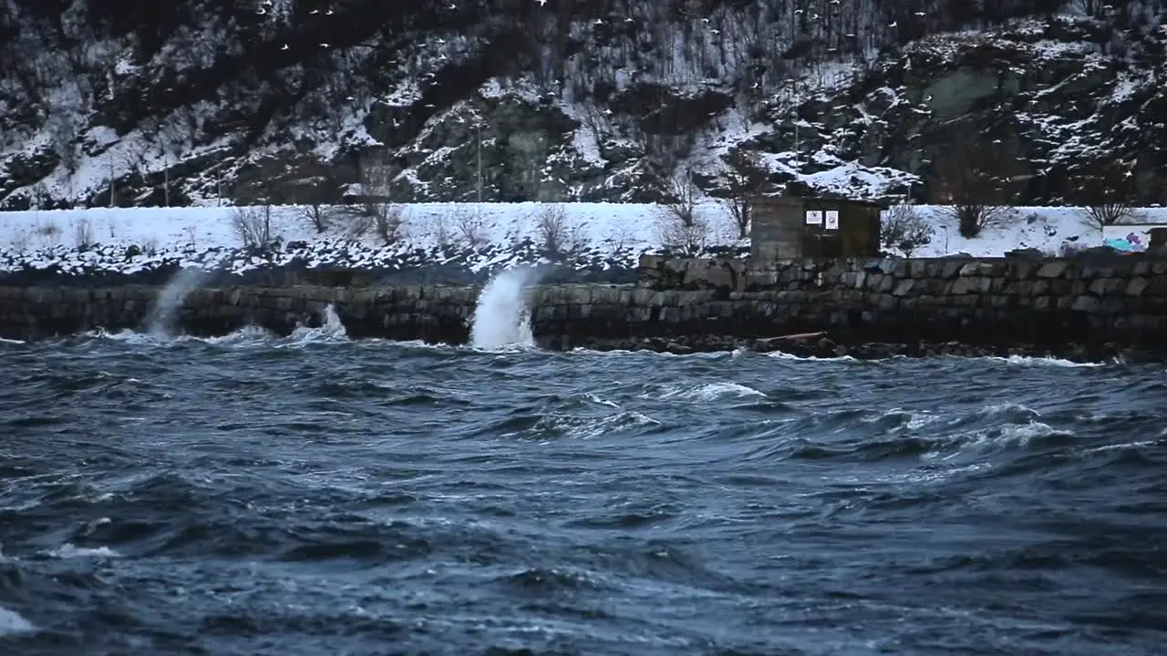 Wave breaking on the shores of Trondheim