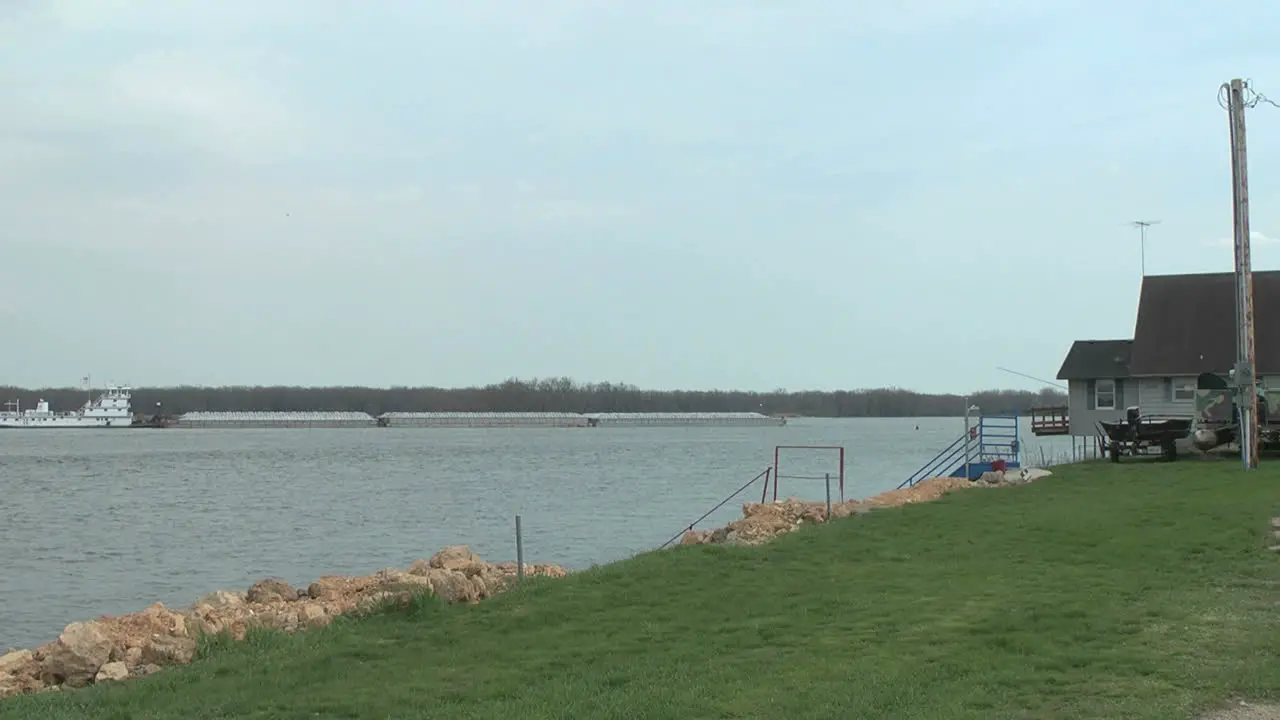 Iowa Mississippi barge at Sabula 2p