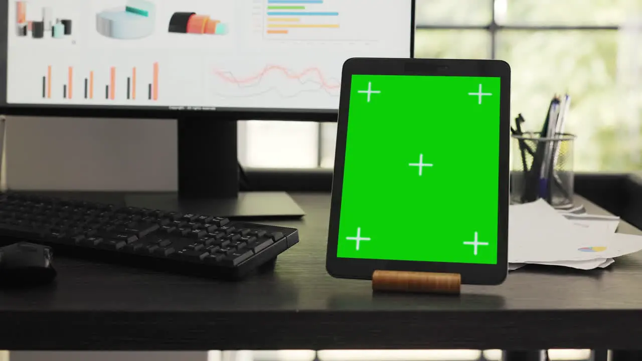 Desk with greenscreen on modern tablet