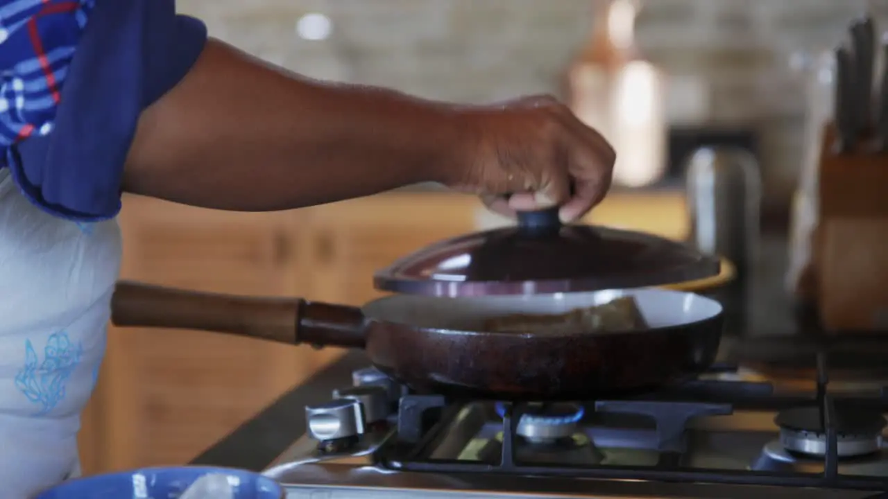 Cooking omelette in Nepali hostel