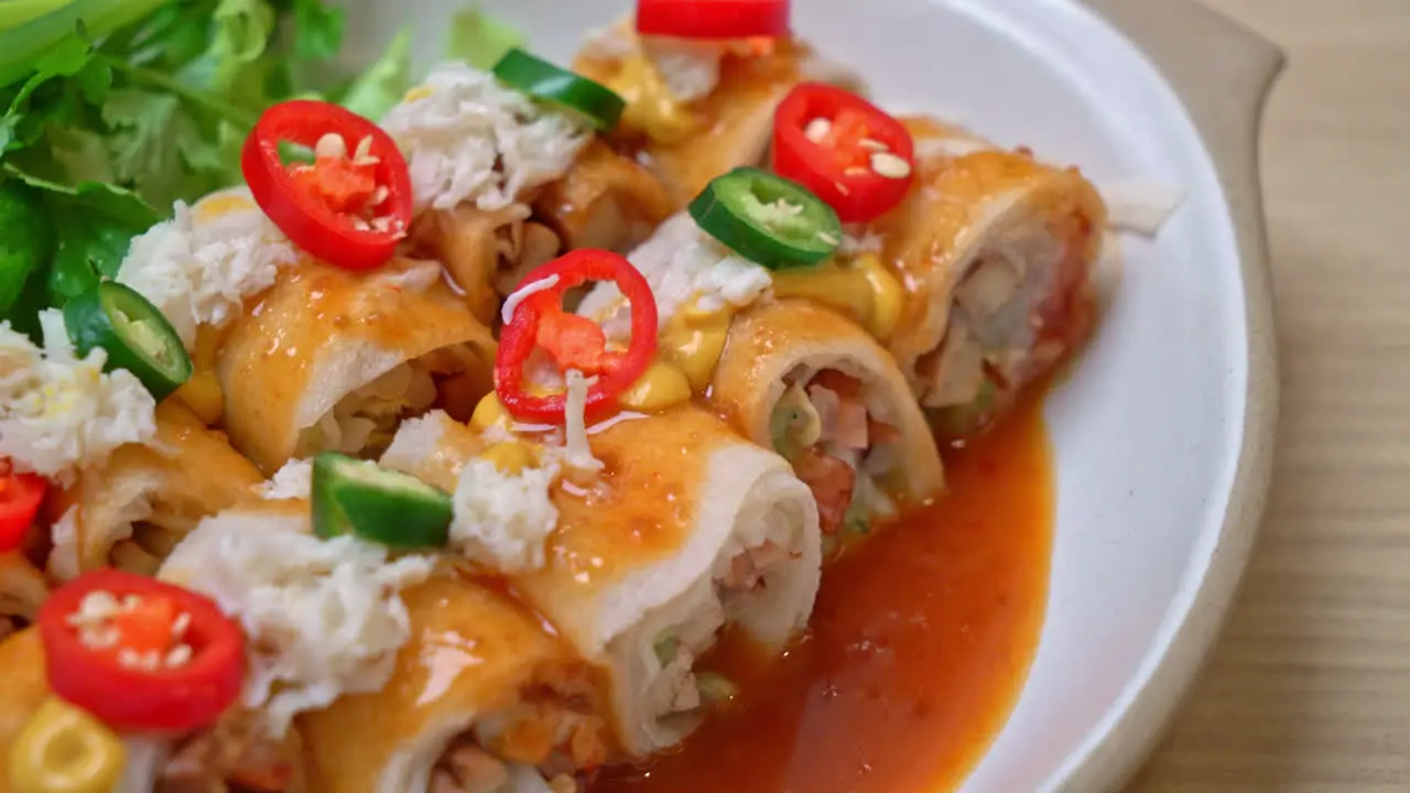 fresh spring roll with crab and sauce and vagetable healthy food style