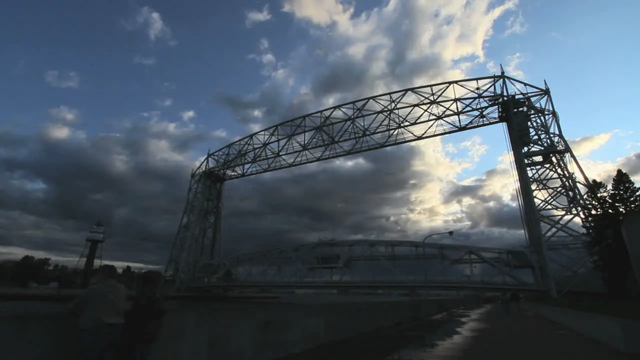 Duluth Aerial Life Bridge timelapse